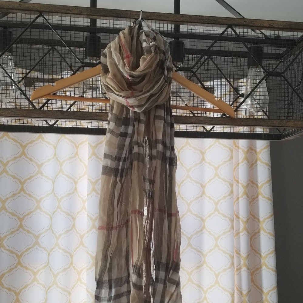 Plaid scarf